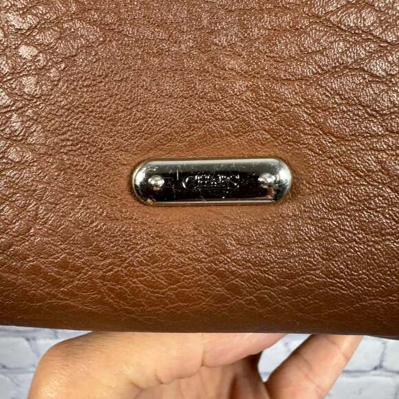 Chaps Dresden Faux Leather Bucket Shoulder Bag - Picture 4 of 13